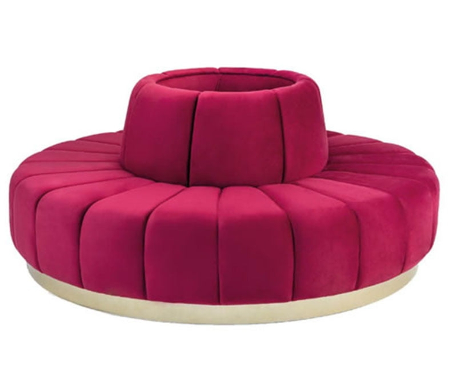 أريكة دائرية في غرفة الانتظار أريكة دائرية في غرفة الانتظار